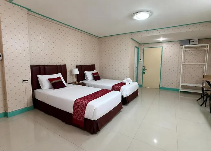 Happyland Mansion Hotel 3*